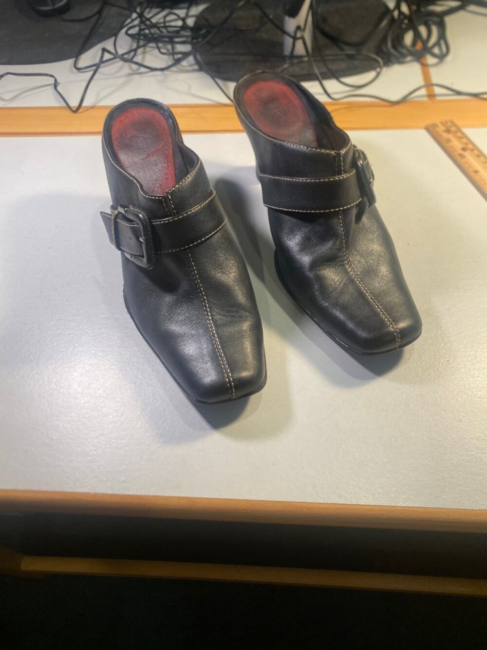 Aerosoles - Size 7.5M - Women's Black Leather Heeled Mules with Buckle Accent